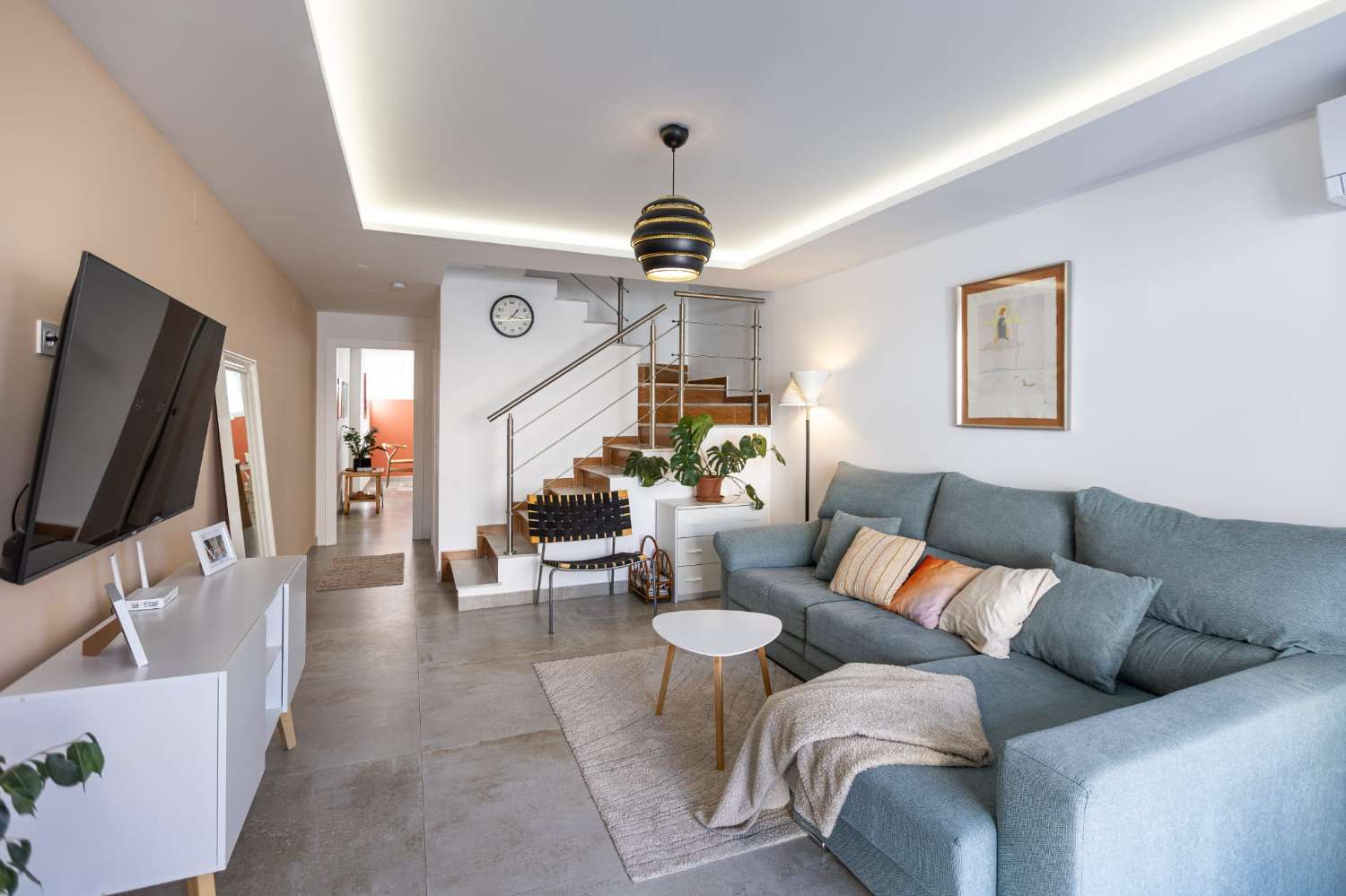 RENOVATED 3 BEDROOM TOWNHOUSE WITH SOLARIUM IN NUEVA TORREVIEJA