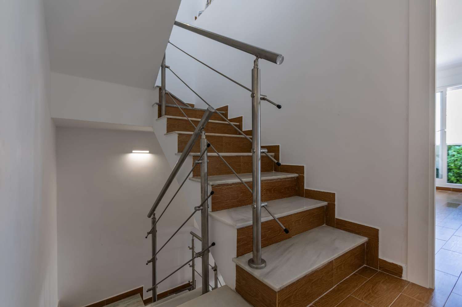 RENOVATED 3 BEDROOM TOWNHOUSE WITH SOLARIUM IN NUEVA TORREVIEJA