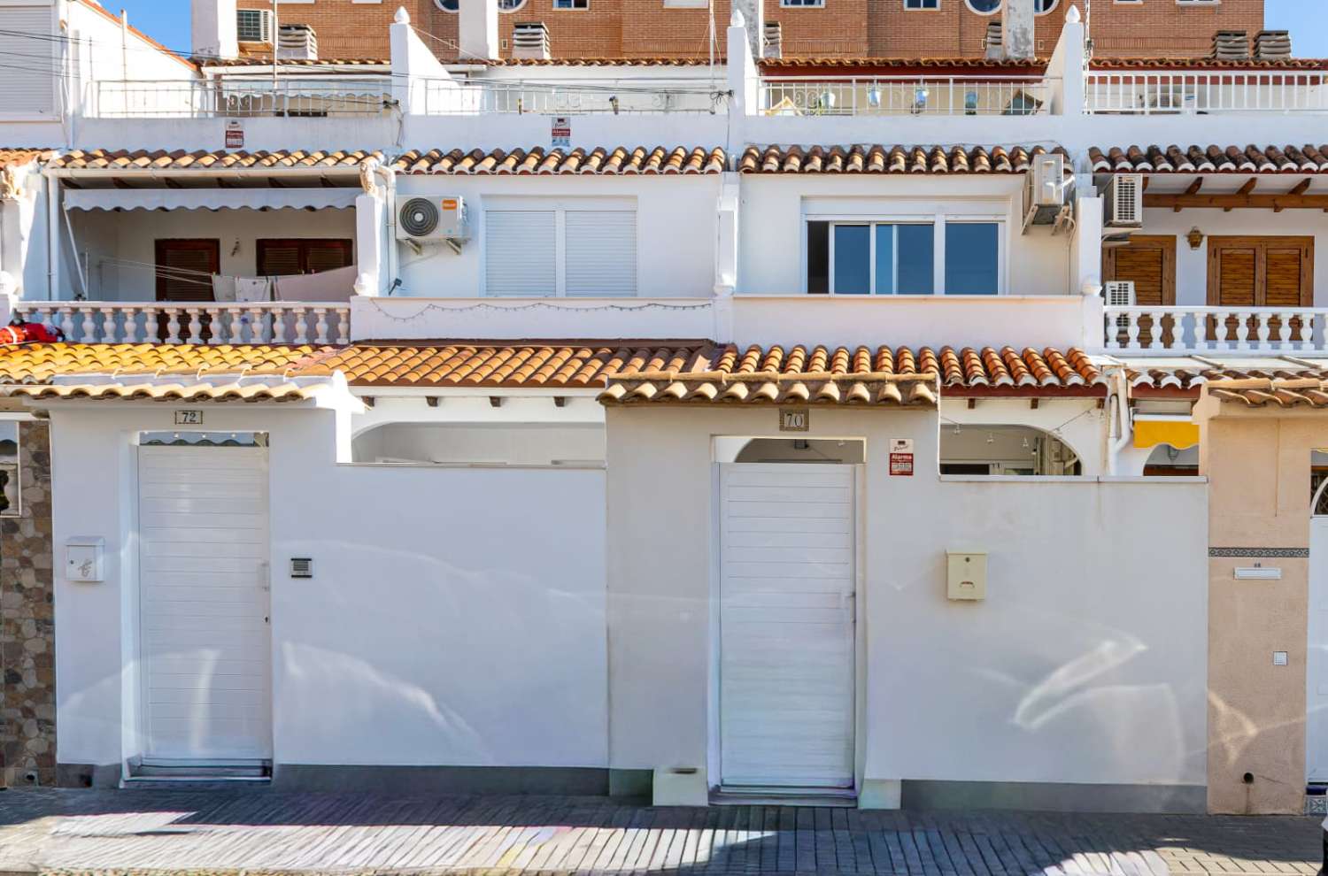 RENOVATED 3 BEDROOM TOWNHOUSE WITH SOLARIUM IN NUEVA TORREVIEJA
