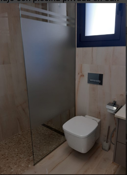 РОЗКІШНА ВІЛЛА З ПАНОРАМНИМ ВИДОМ НА МОРЕ ТА ПРИВАТНИМ БАСЕЙНОМ