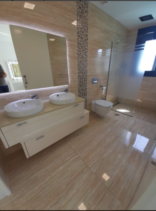 РОЗКІШНА ВІЛЛА З ПАНОРАМНИМ ВИДОМ НА МОРЕ ТА ПРИВАТНИМ БАСЕЙНОМ