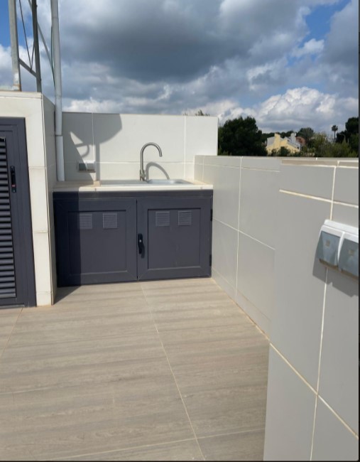 РОЗКІШНА ВІЛЛА З ПАНОРАМНИМ ВИДОМ НА МОРЕ ТА ПРИВАТНИМ БАСЕЙНОМ