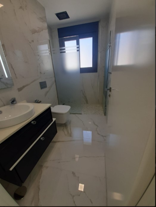 РОЗКІШНА ВІЛЛА З ПАНОРАМНИМ ВИДОМ НА МОРЕ ТА ПРИВАТНИМ БАСЕЙНОМ