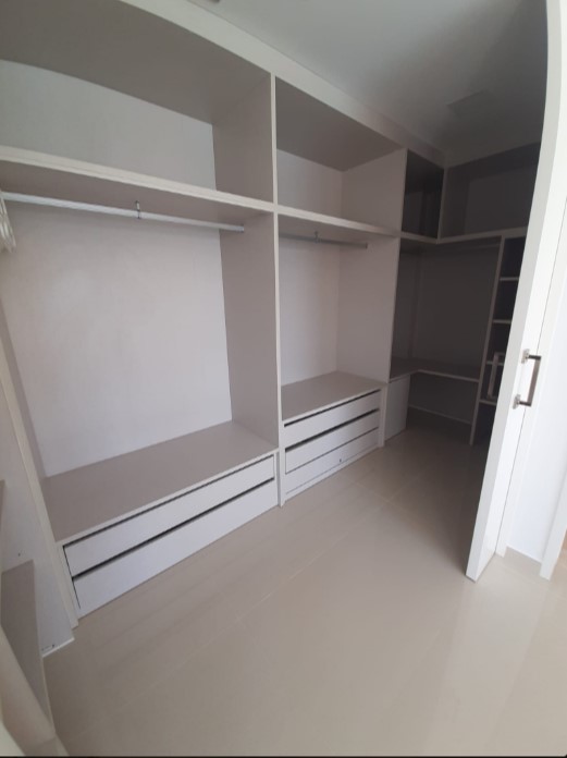 РОЗКІШНА ВІЛЛА З ПАНОРАМНИМ ВИДОМ НА МОРЕ ТА ПРИВАТНИМ БАСЕЙНОМ