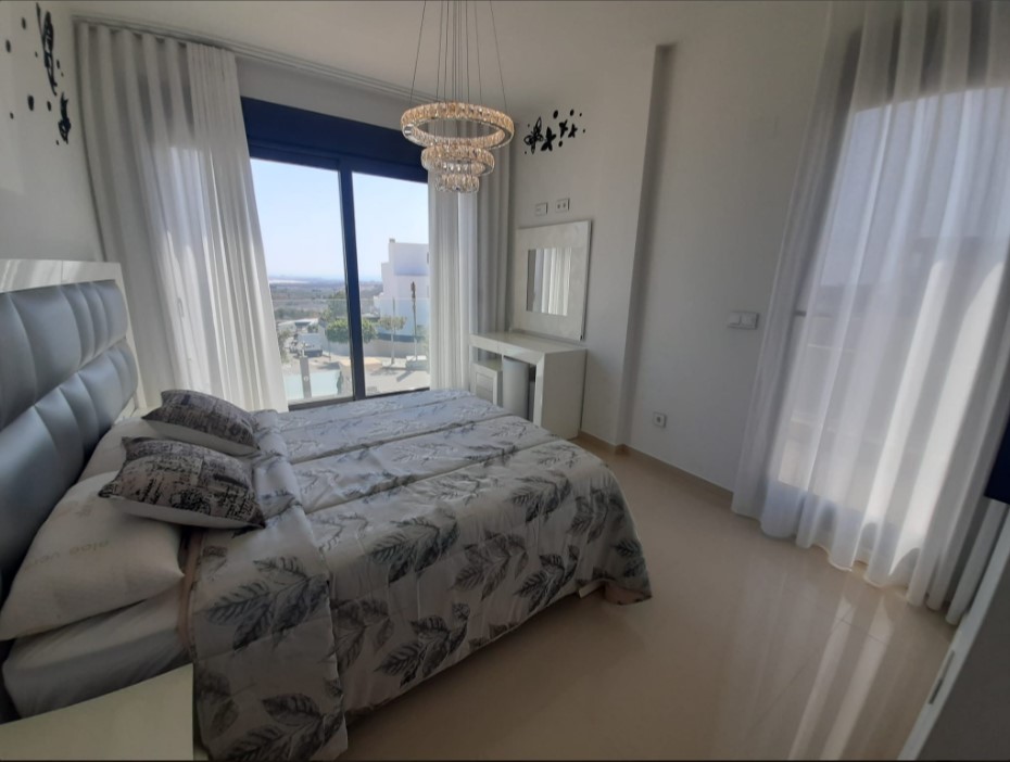 РОЗКІШНА ВІЛЛА З ПАНОРАМНИМ ВИДОМ НА МОРЕ ТА ПРИВАТНИМ БАСЕЙНОМ