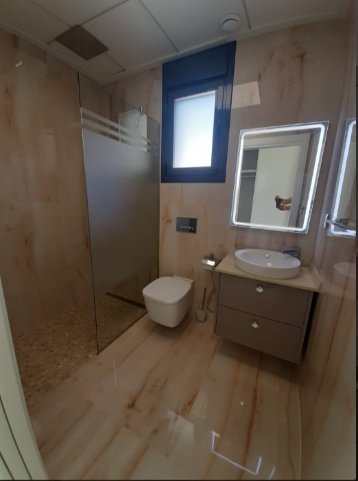 РОЗКІШНА ВІЛЛА З ПАНОРАМНИМ ВИДОМ НА МОРЕ ТА ПРИВАТНИМ БАСЕЙНОМ