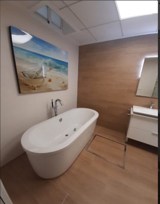 РОЗКІШНА ВІЛЛА З ПАНОРАМНИМ ВИДОМ НА МОРЕ ТА ПРИВАТНИМ БАСЕЙНОМ