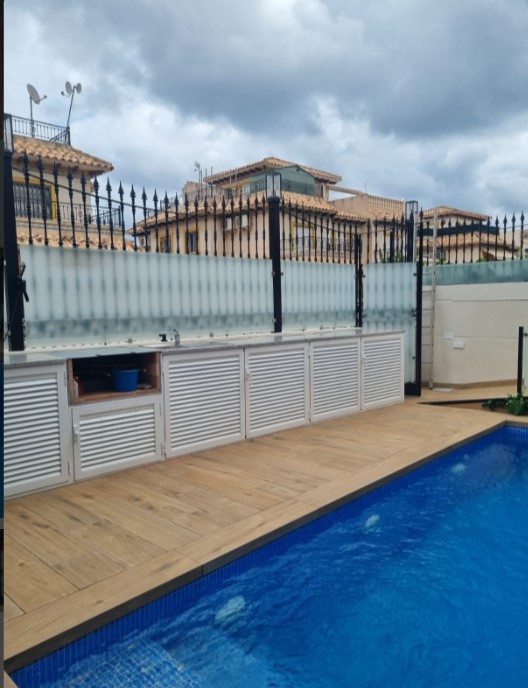 عقار فاخر شبه منفصل مع مسبح خاص في لا زينيا