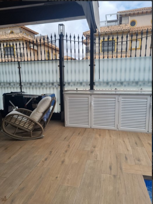 عقار فاخر شبه منفصل مع مسبح خاص في لا زينيا