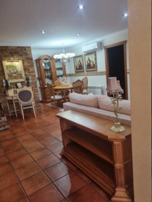 عقار فاخر شبه منفصل مع مسبح خاص في لا زينيا