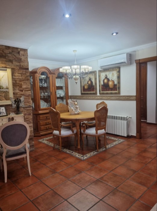 عقار فاخر شبه منفصل مع مسبح خاص في لا زينيا