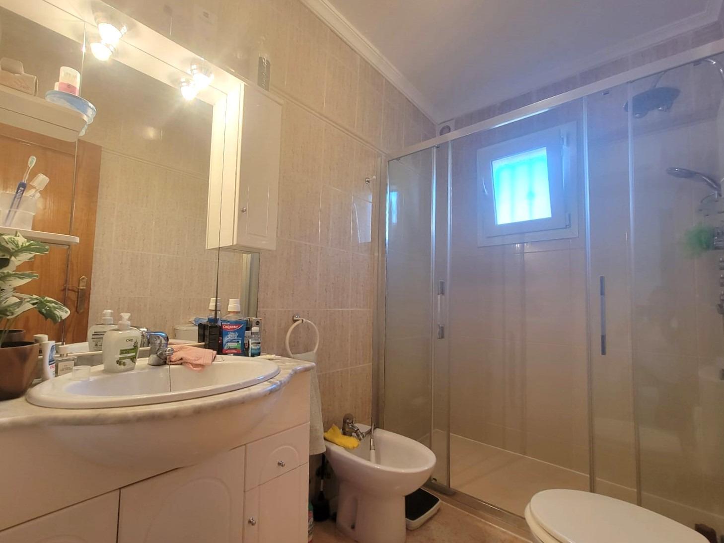 VILLA ADOSADA EN PLANTA BAJA CON GRAN JARDÍN, SOLÁRIUM Y PISCINA EN LOS MONTESINOS