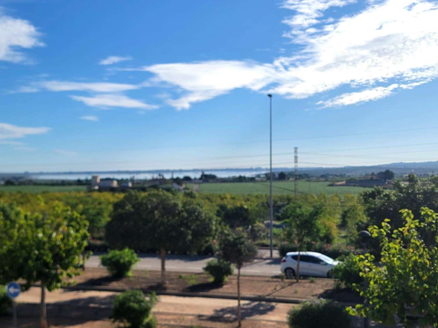 VILLA ADOSADA EN PLANTA BAJA CON GRAN JARDÍN, SOLÁRIUM Y PISCINA EN LOS MONTESINOS