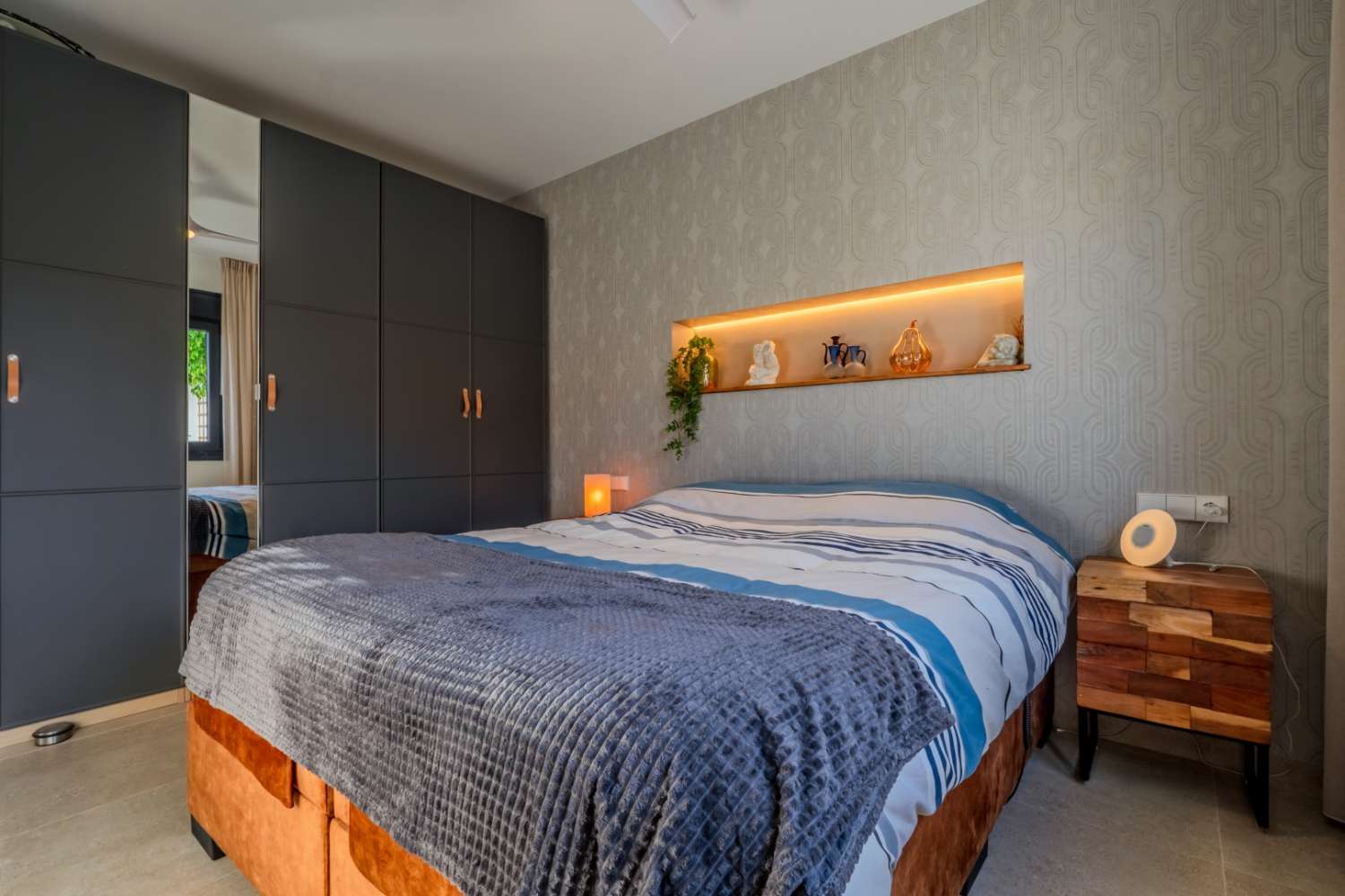 СУЧАСНА ОКРЕМА ВІЛЛА З ПРИВАТНИМ БАСЕЙНОМ БІЛЯ ПЛЯЖУ В ЛО ПАГАН