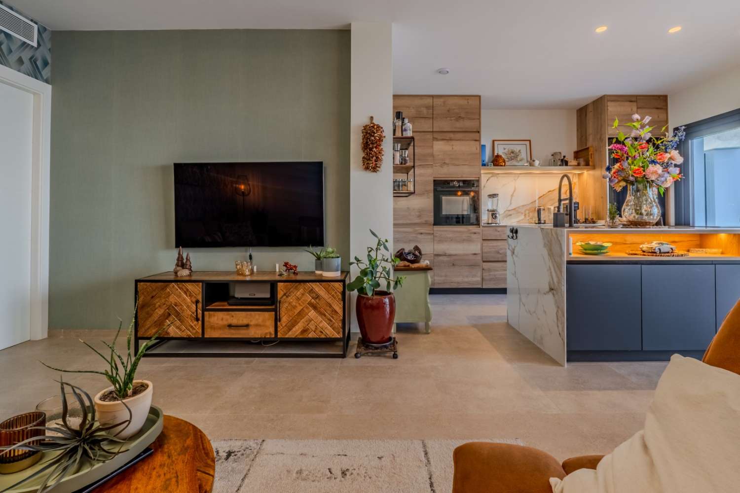 СУЧАСНА ОКРЕМА ВІЛЛА З ПРИВАТНИМ БАСЕЙНОМ БІЛЯ ПЛЯЖУ В ЛО ПАГАН