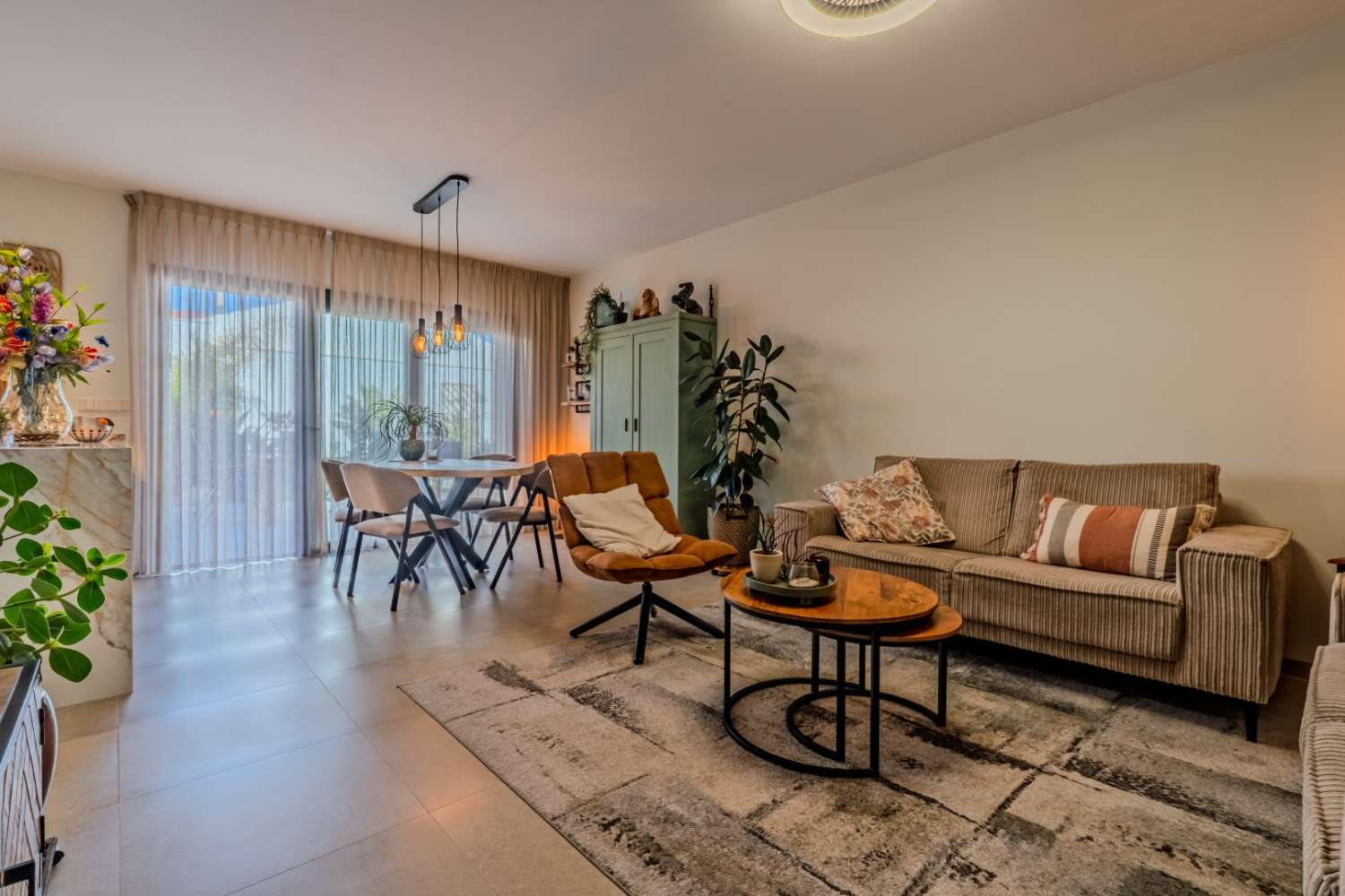 СУЧАСНА ОКРЕМА ВІЛЛА З ПРИВАТНИМ БАСЕЙНОМ БІЛЯ ПЛЯЖУ В ЛО ПАГАН