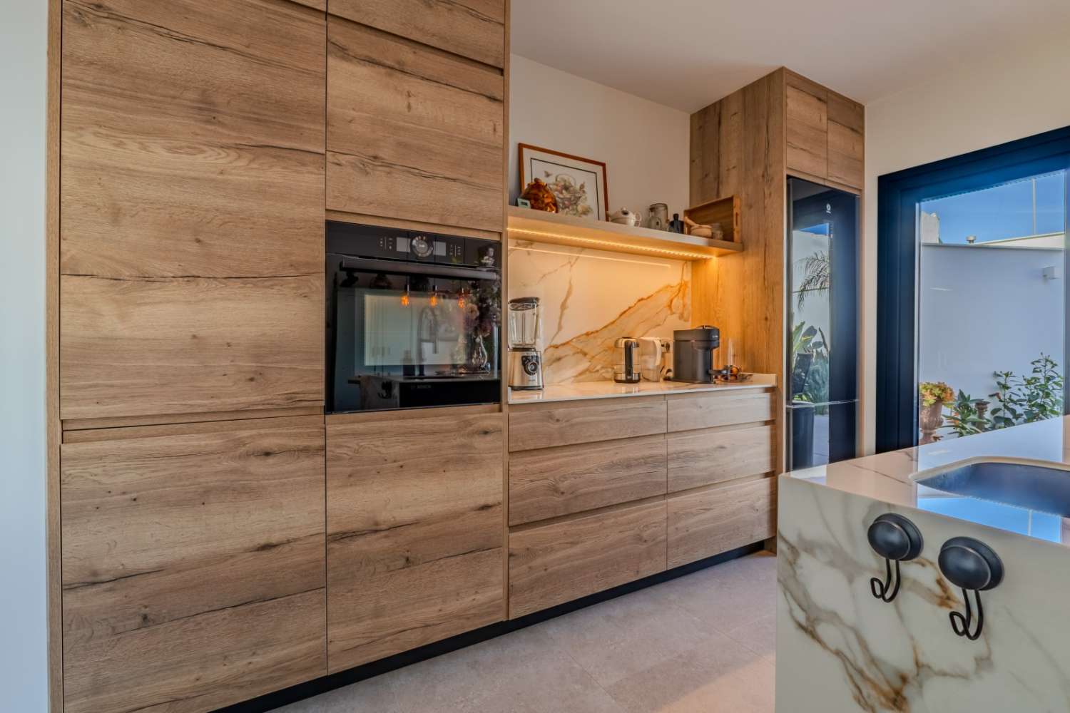 СУЧАСНА ОКРЕМА ВІЛЛА З ПРИВАТНИМ БАСЕЙНОМ БІЛЯ ПЛЯЖУ В ЛО ПАГАН