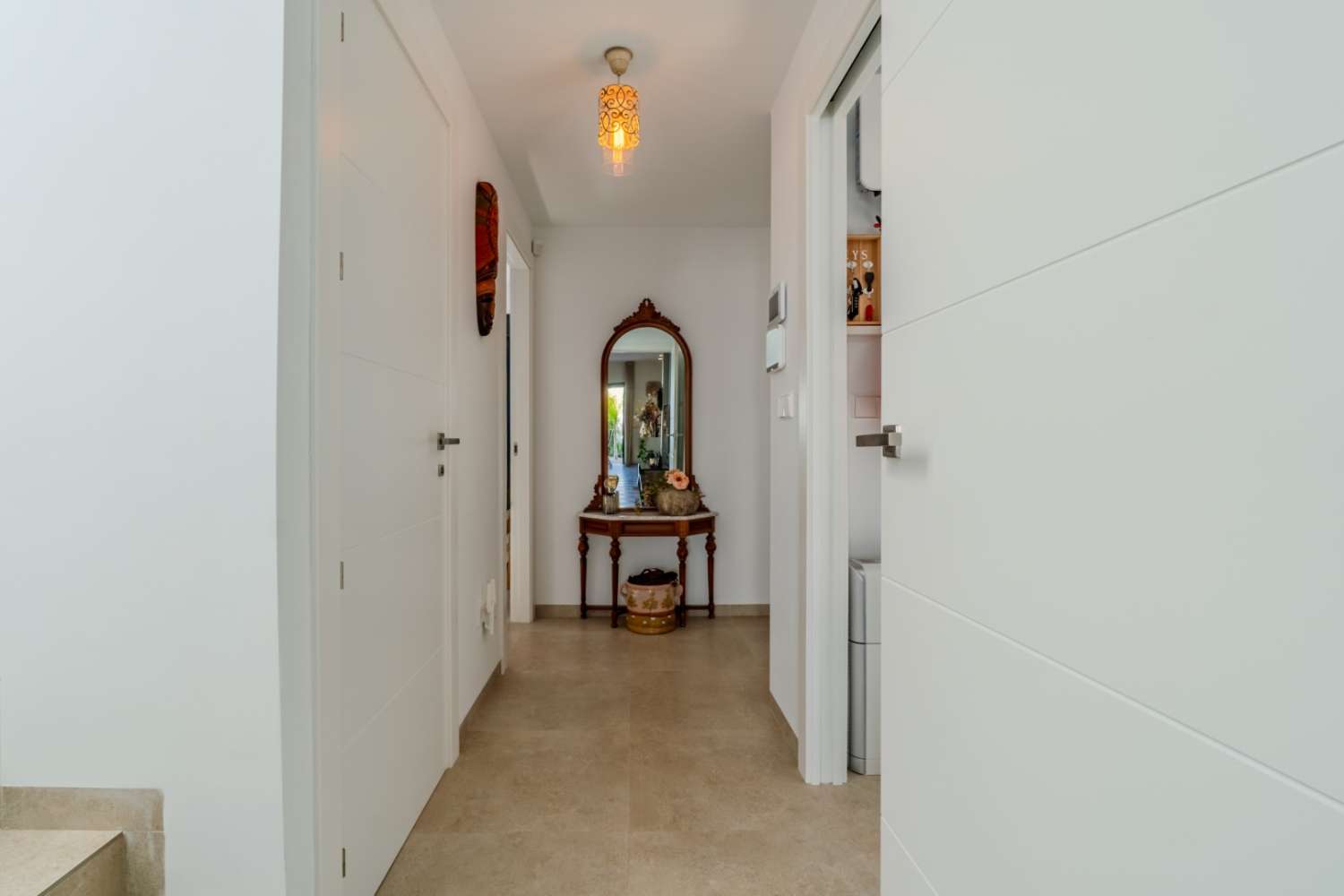 СУЧАСНА ОКРЕМА ВІЛЛА З ПРИВАТНИМ БАСЕЙНОМ БІЛЯ ПЛЯЖУ В ЛО ПАГАН