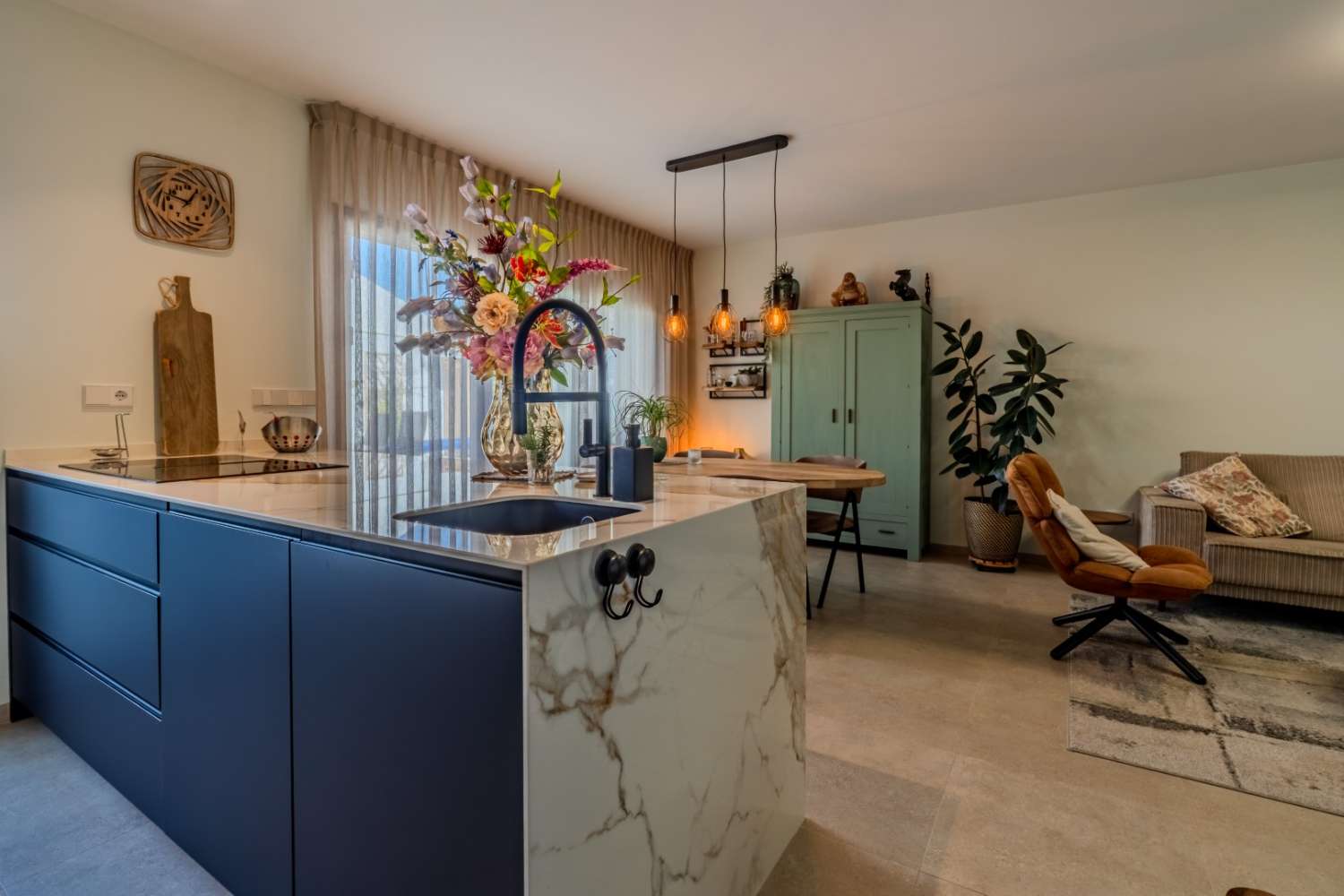 СУЧАСНА ОКРЕМА ВІЛЛА З ПРИВАТНИМ БАСЕЙНОМ БІЛЯ ПЛЯЖУ В ЛО ПАГАН