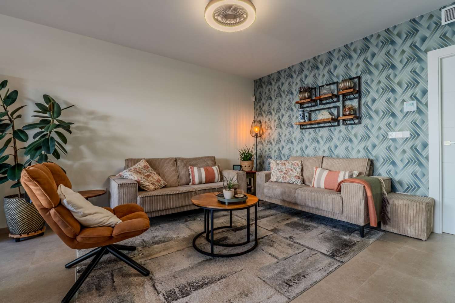 СУЧАСНА ОКРЕМА ВІЛЛА З ПРИВАТНИМ БАСЕЙНОМ БІЛЯ ПЛЯЖУ В ЛО ПАГАН