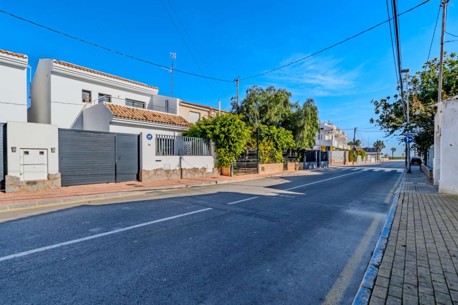 СУЧАСНА ОКРЕМА ВІЛЛА З ПРИВАТНИМ БАСЕЙНОМ БІЛЯ ПЛЯЖУ В ЛО ПАГАН