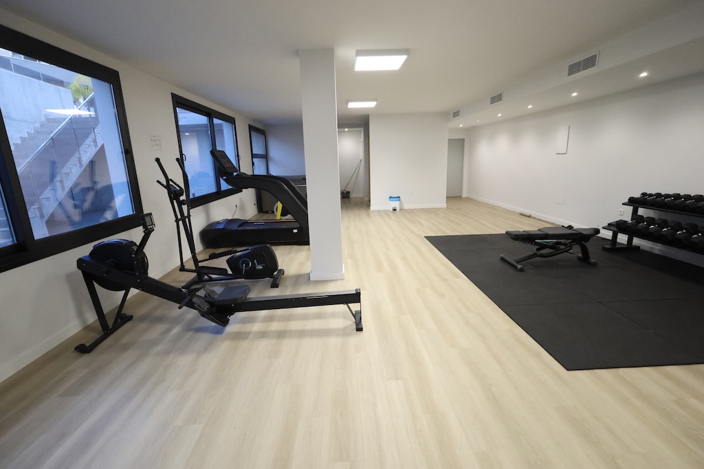 APARTAMENTO EN SEGUNDA PLANTA CON VISTAS AL MAR, TERRAZA Y PISCINA COMUNITARIA EN PLAYA FLAMENCA