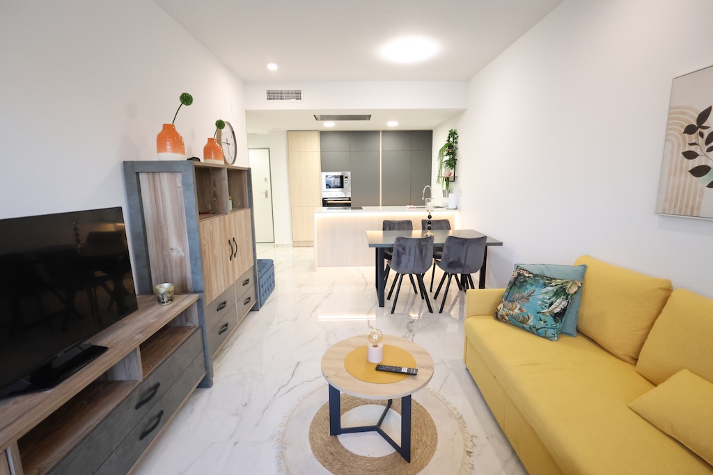 APARTAMENTO EN SEGUNDA PLANTA CON VISTAS AL MAR, TERRAZA Y PISCINA COMUNITARIA EN PLAYA FLAMENCA