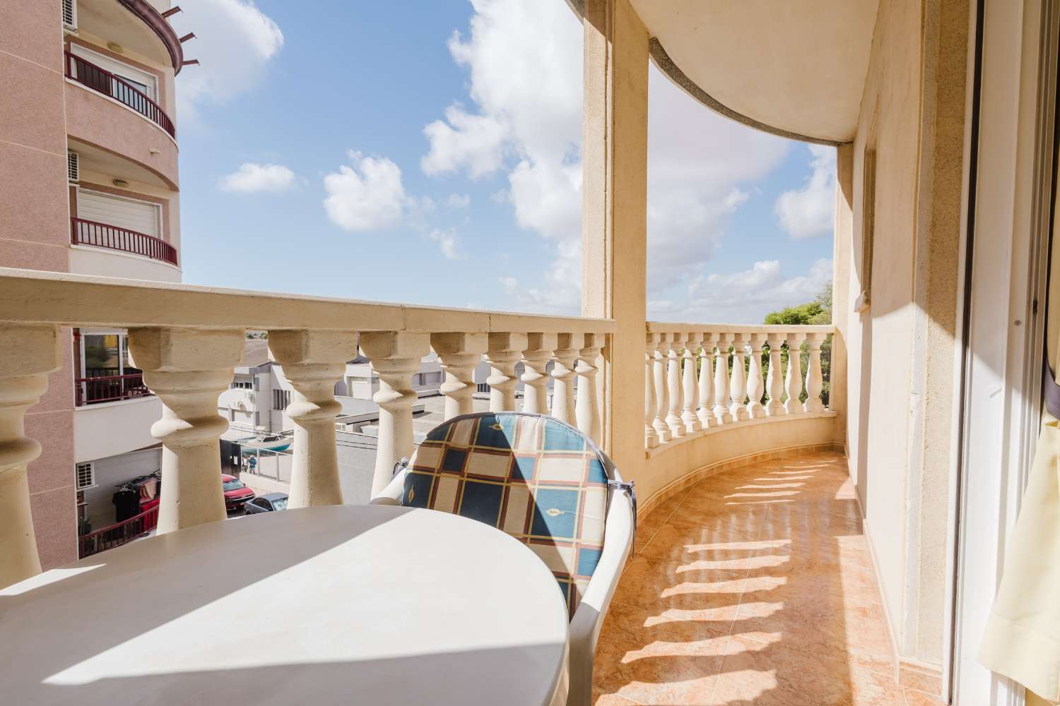 APARTAMENTO EN TORREVIEJA SEGUNDA PLANTA, LISTO PARA ENTRAR A VIVIR CERCA DE LA PLAYA