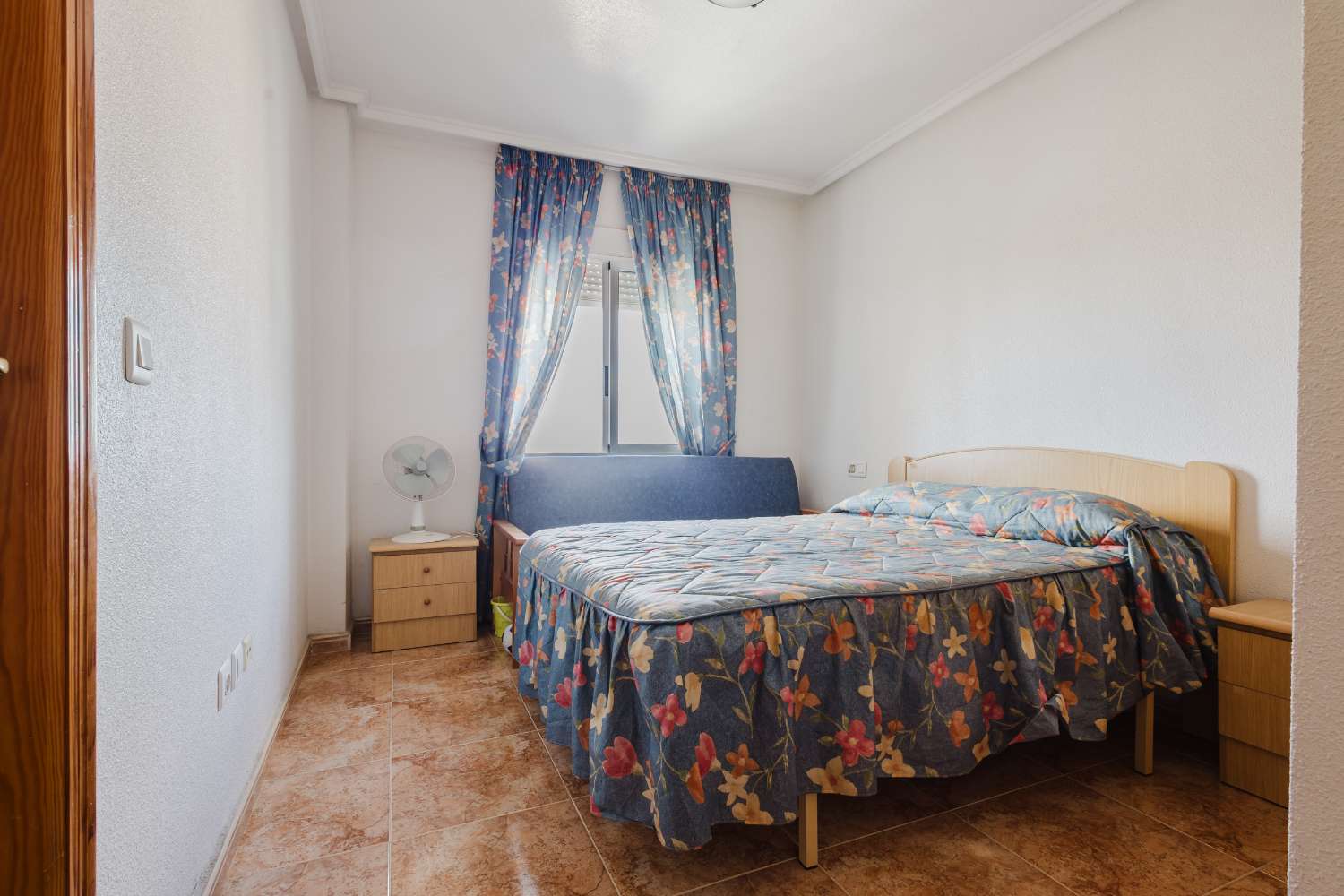 APARTAMENTO EN TORREVIEJA SEGUNDA PLANTA, LISTO PARA ENTRAR A VIVIR CERCA DE LA PLAYA