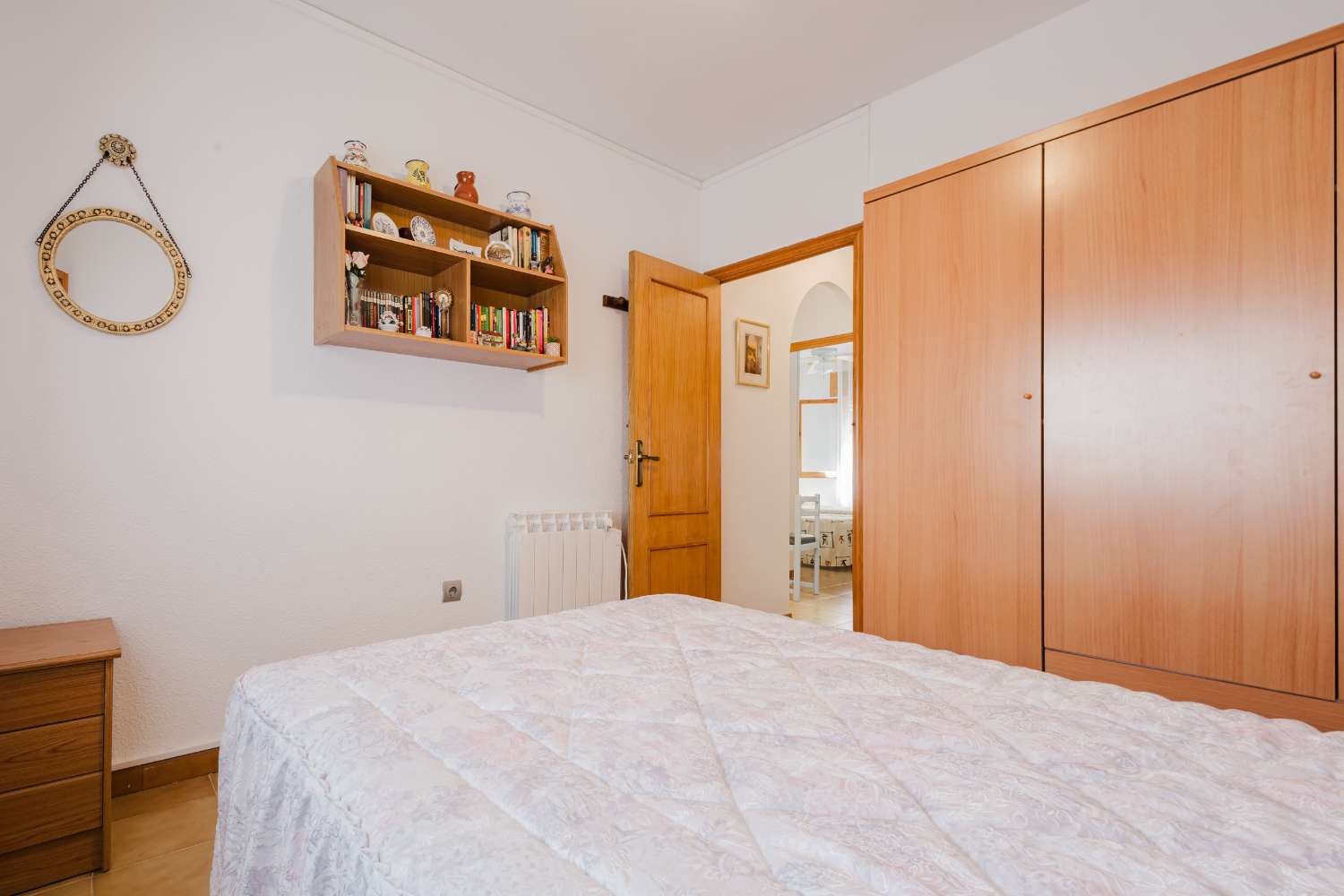 BUNGALOW EN TORREVIEJA A PASOS DEL MAR CON JARDÍN Y PISCINA