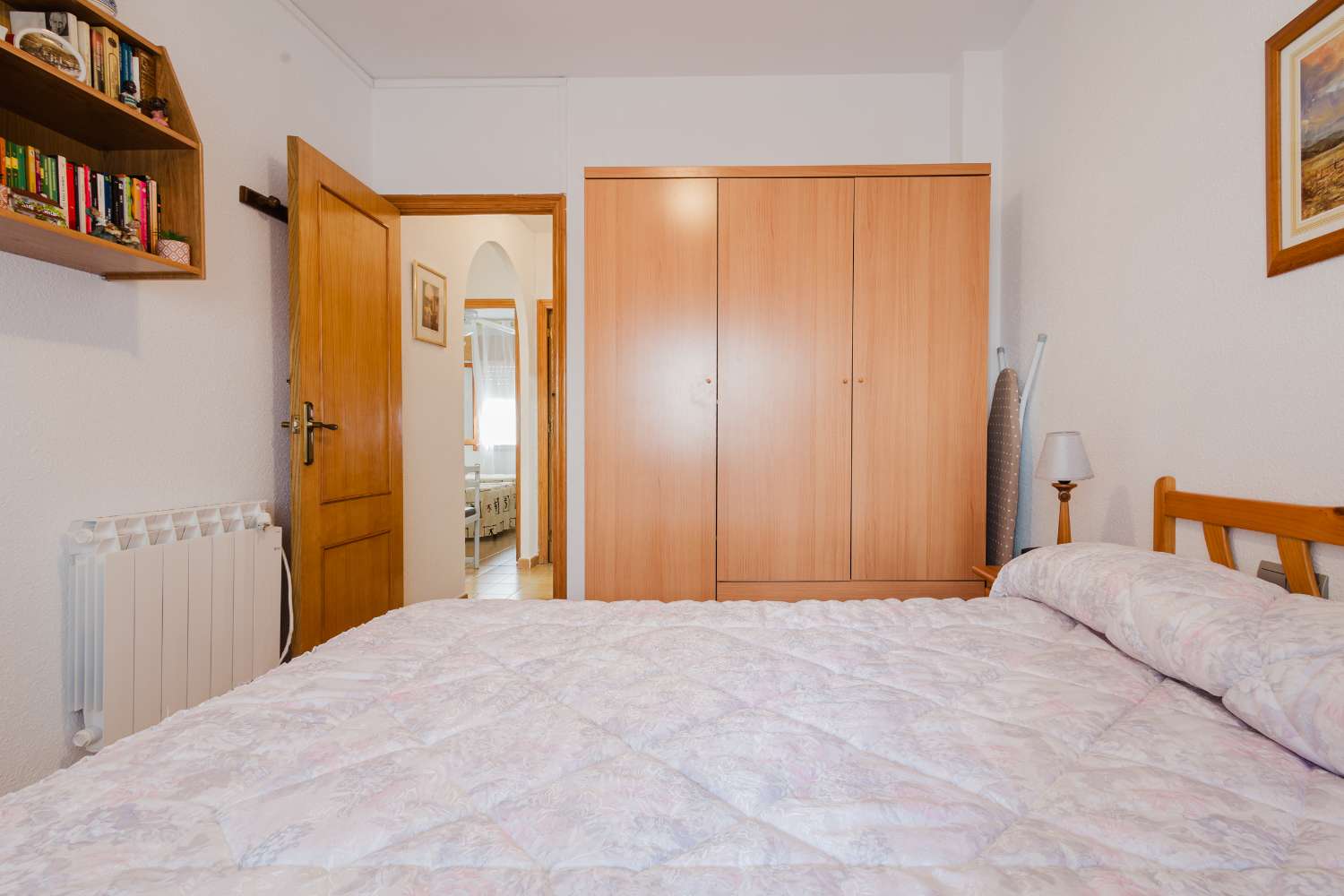 BUNGALOW EN TORREVIEJA A PASOS DEL MAR CON JARDÍN Y PISCINA