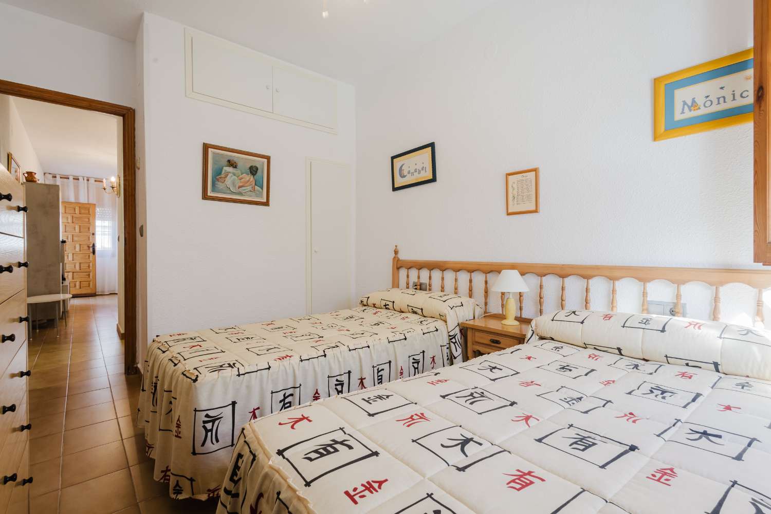 BUNGALOW EN TORREVIEJA A PASOS DEL MAR CON JARDÍN Y PISCINA