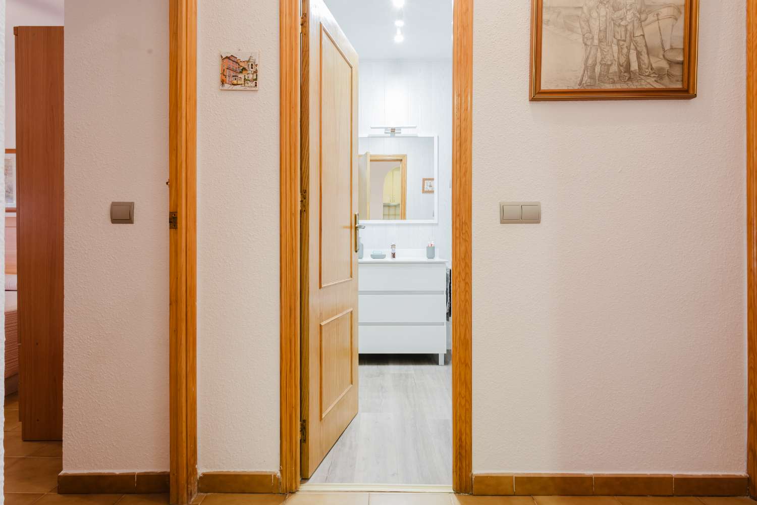 BUNGALOW EN TORREVIEJA A PASOS DEL MAR CON JARDÍN Y PISCINA