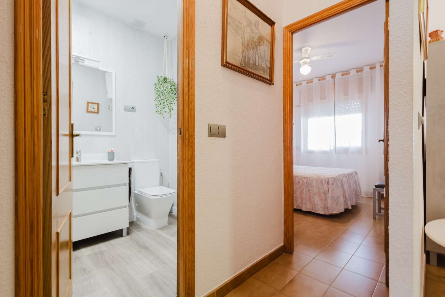 BUNGALOW EN TORREVIEJA A PASOS DEL MAR CON JARDÍN Y PISCINA