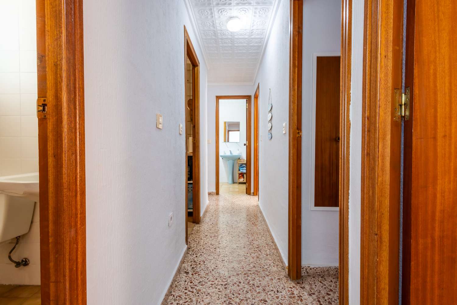 APARTAMENTO EN TORREVIEJA ZONA ACEQUIÓN, CERCA DE LA PLAYA CON TERRAZA Y GARAGE OPCIONAL