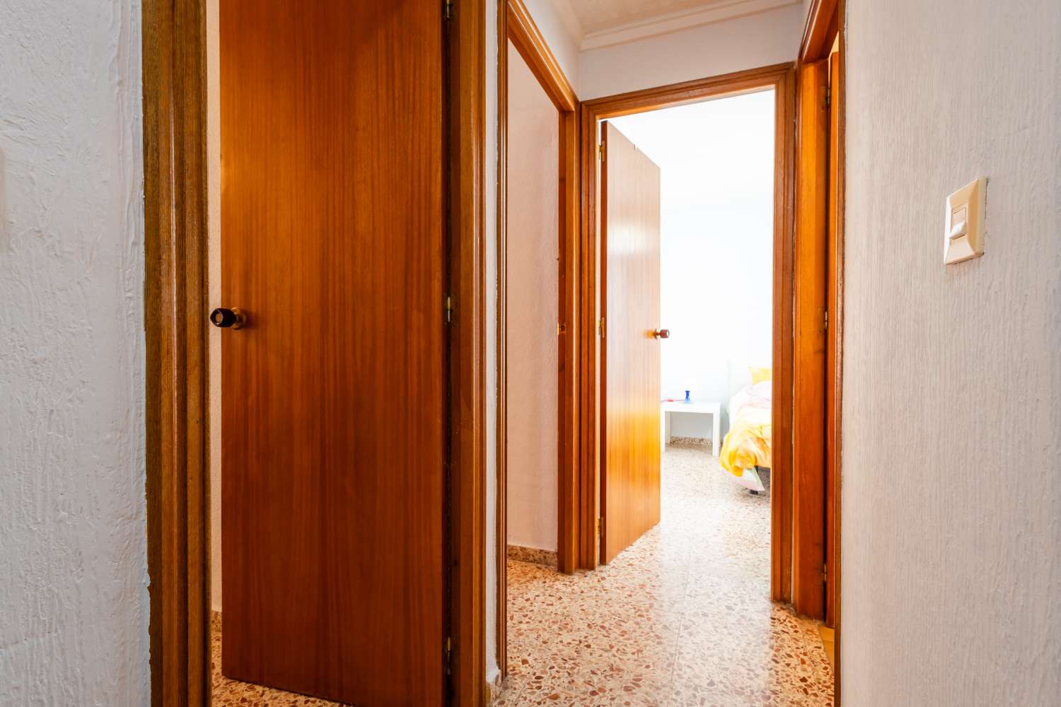 APARTAMENTO EN TORREVIEJA ZONA ACEQUIÓN, CERCA DE LA PLAYA CON TERRAZA Y GARAGE OPCIONAL