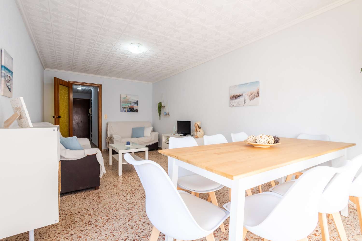 APARTAMENTO EN TORREVIEJA ZONA ACEQUIÓN, CERCA DE LA PLAYA CON TERRAZA Y GARAGE OPCIONAL