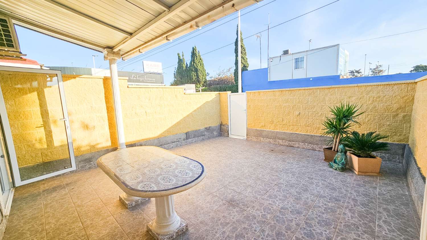 CASA TOTALMENTE REFORMADA CON PARCELA PRIVADA Y OPCIÓN DE PISCINA CERCA DE TORREVIEJA