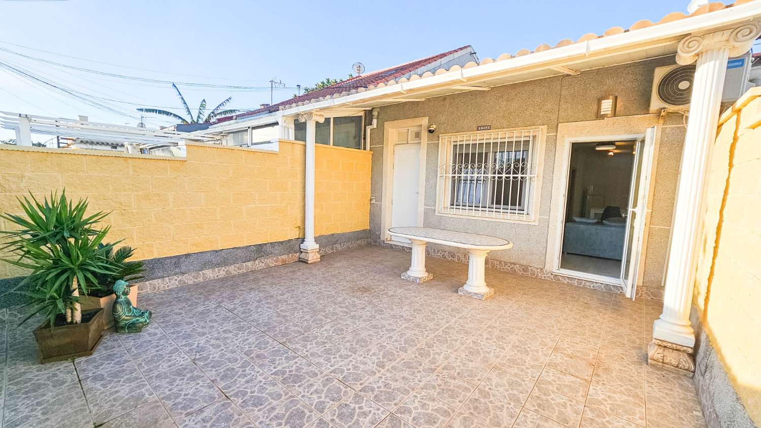 CASA TOTALMENTE REFORMADA CON PARCELA PRIVADA Y OPCIÓN DE PISCINA CERCA DE TORREVIEJA