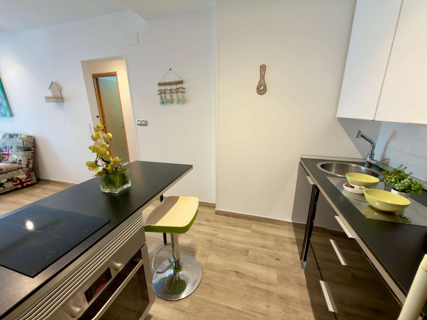 RENOVATED 2-BEDROOM BUNGALOW WITH PATIO AND TERRACE IN URB. TURRET II