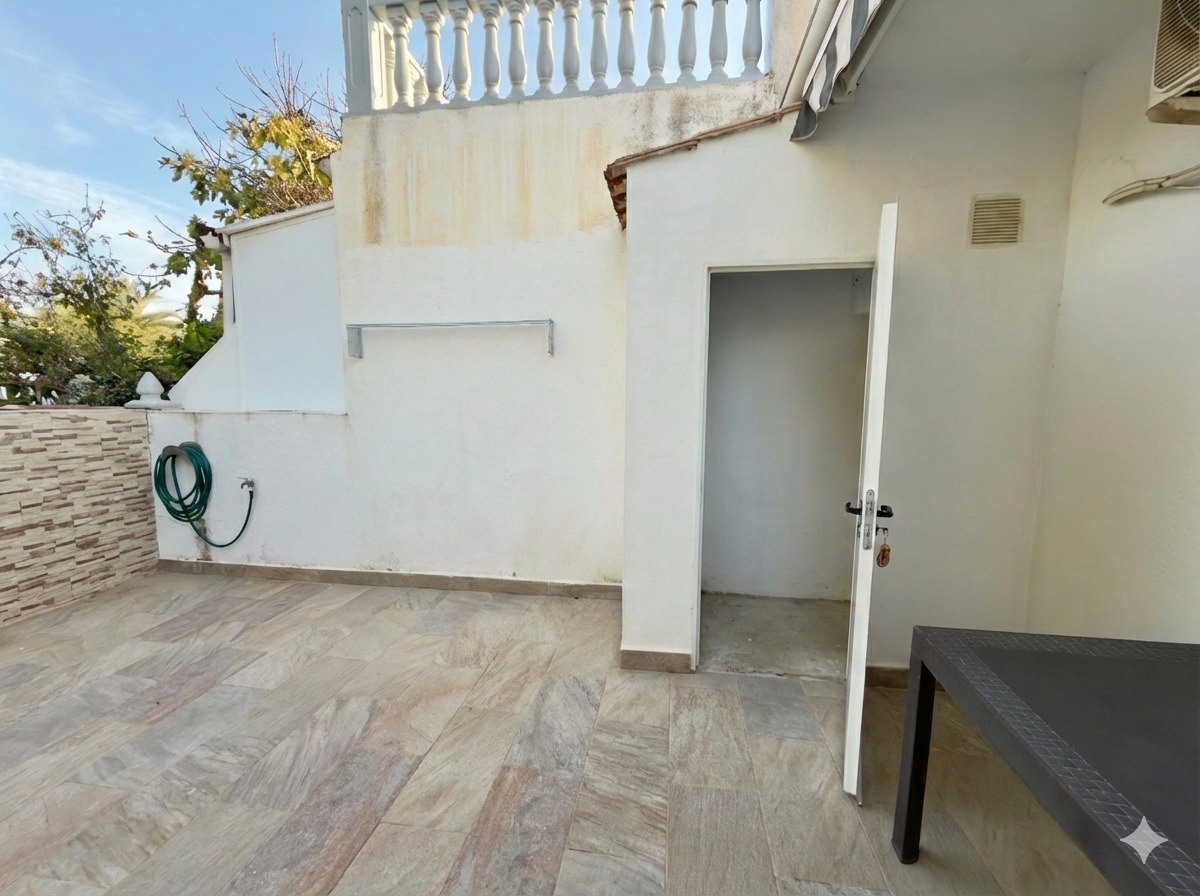 RENOVATED 2-BEDROOM BUNGALOW WITH PATIO AND TERRACE IN URB. TURRET II