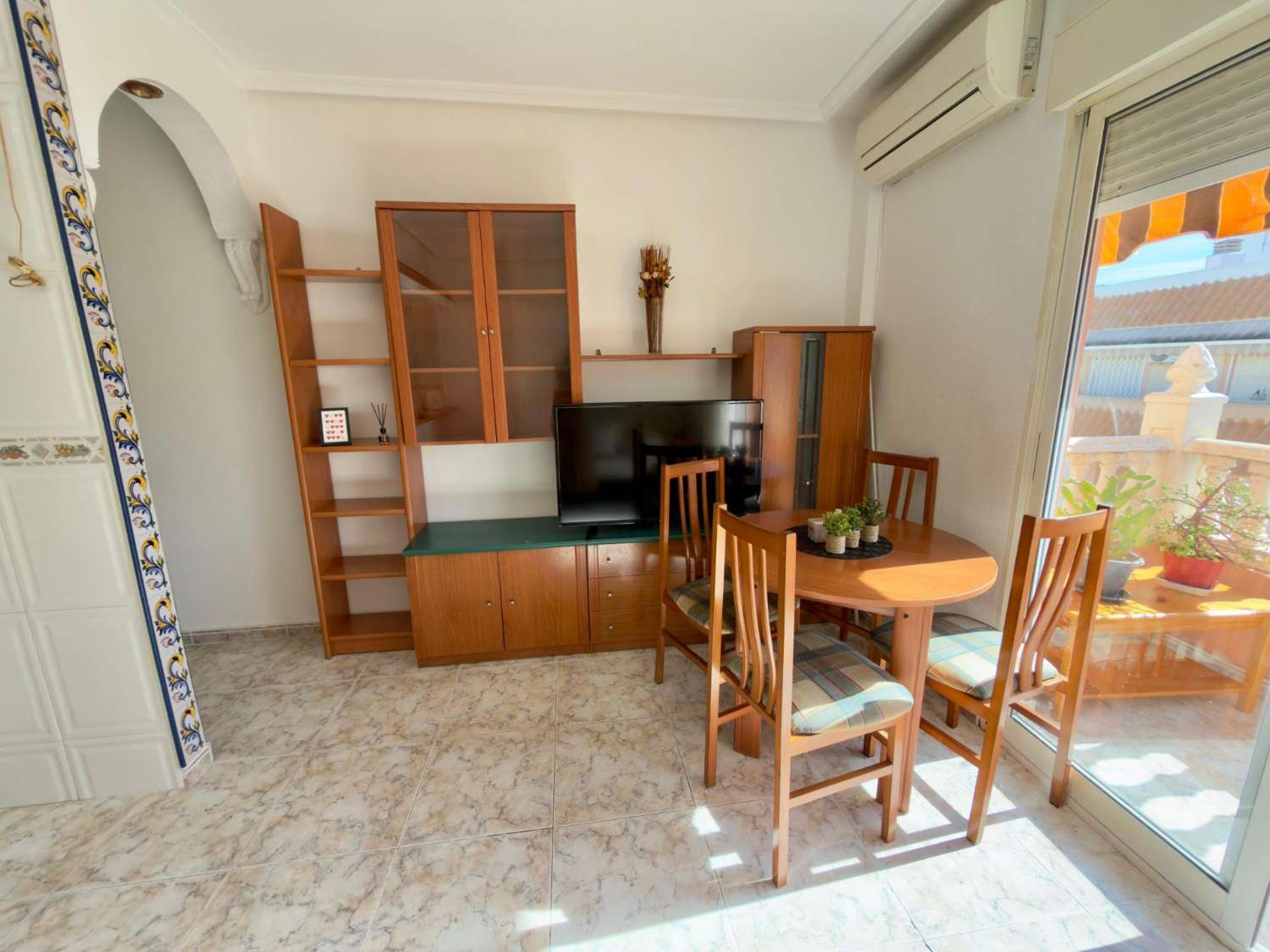 ÁTICO DE 1 DORMITORIO CON TERRAZA AMPLIA ORIENTADA AL SUR, A SOLO 500 M DE LA PLAYA DEL CURA EN TORREVIEJA