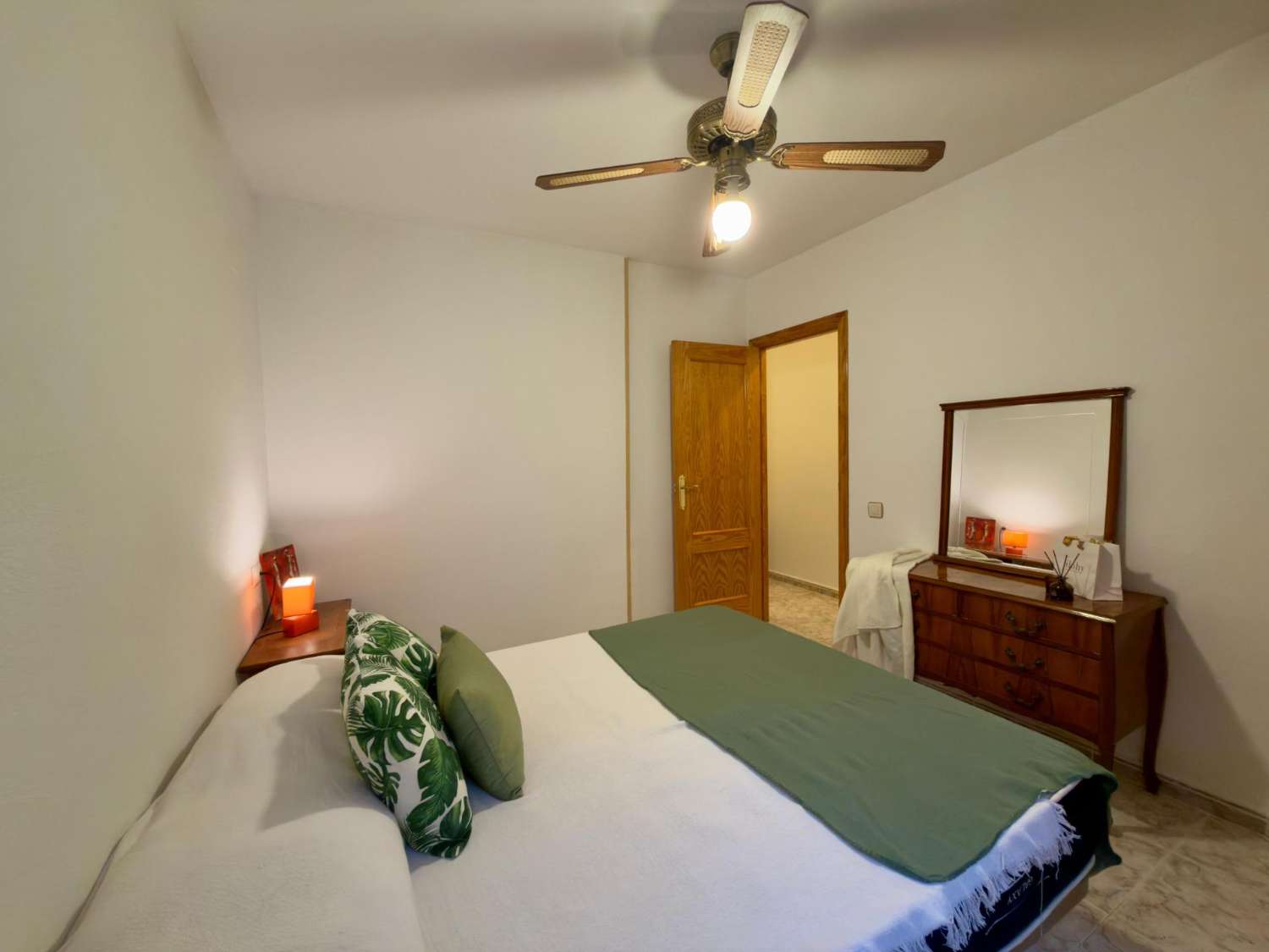 ÁTICO DE 1 DORMITORIO CON TERRAZA AMPLIA ORIENTADA AL SUR, A SOLO 500 M DE LA PLAYA DEL CURA EN TORREVIEJA