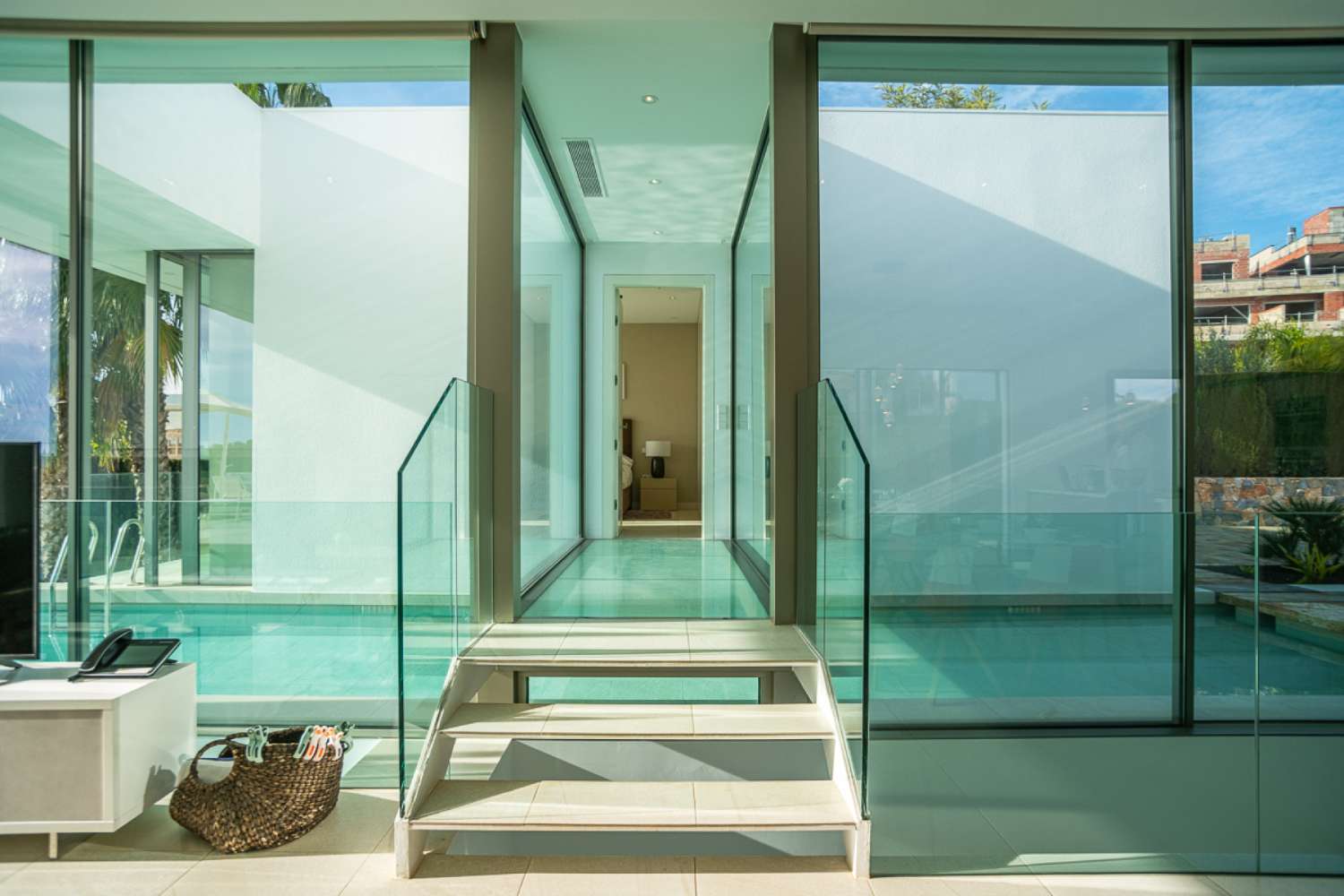 EXCLUSIVA VILLA INDEPENDIENTE EN LAS COLINAS GOLF, ORIHUELA COSTA