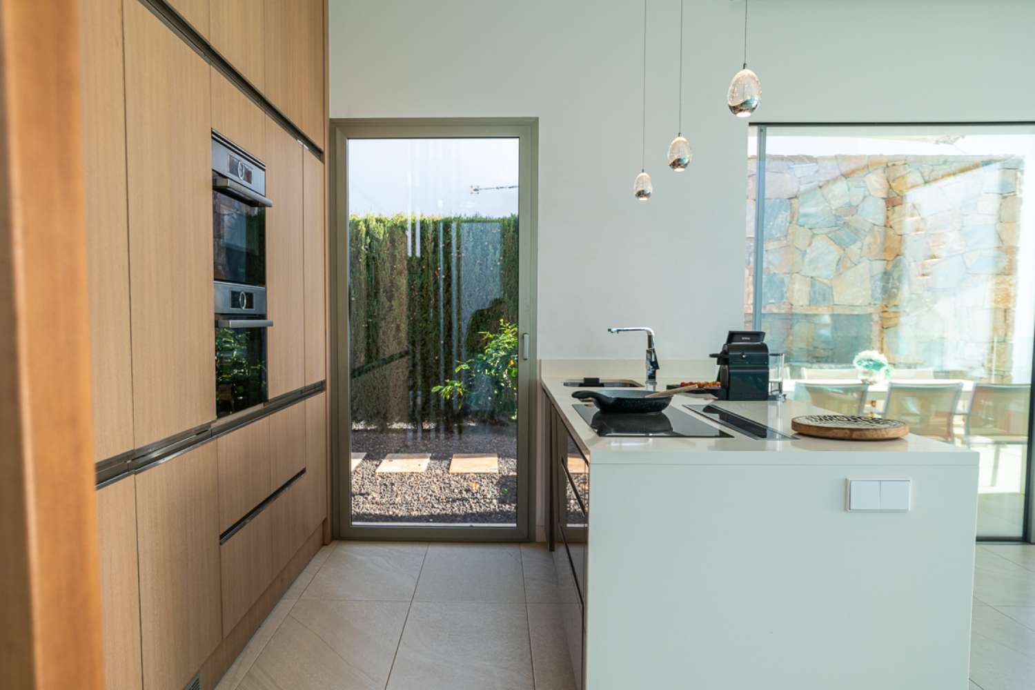 EXCLUSIVA VILLA INDEPENDIENTE EN LAS COLINAS GOLF, ORIHUELA COSTA