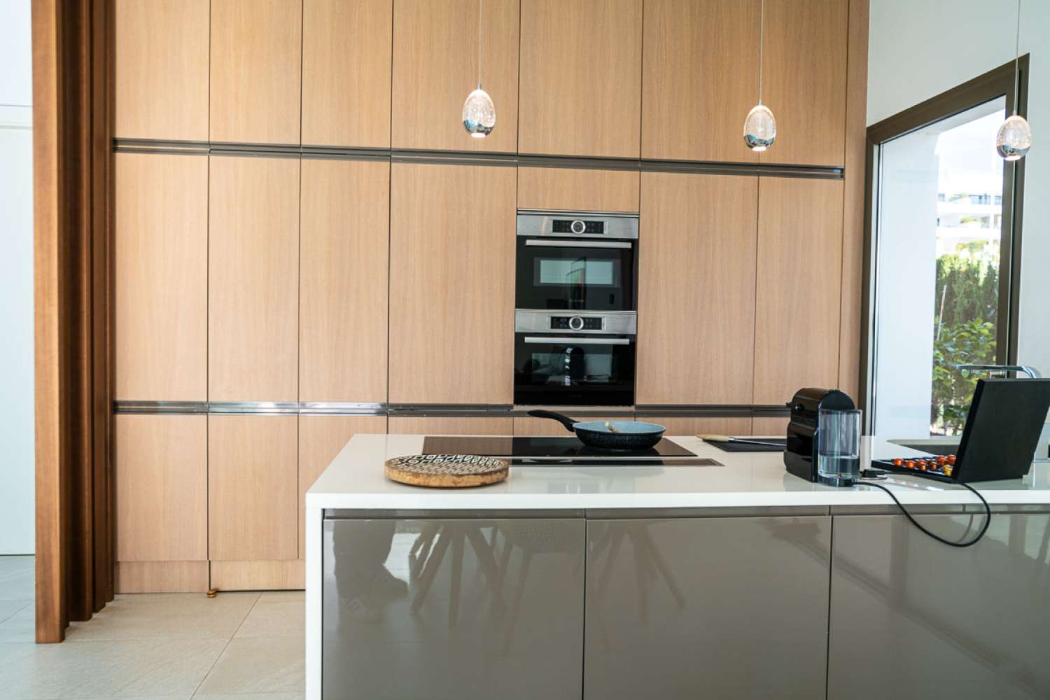 EXCLUSIVA VILLA INDEPENDIENTE EN LAS COLINAS GOLF, ORIHUELA COSTA