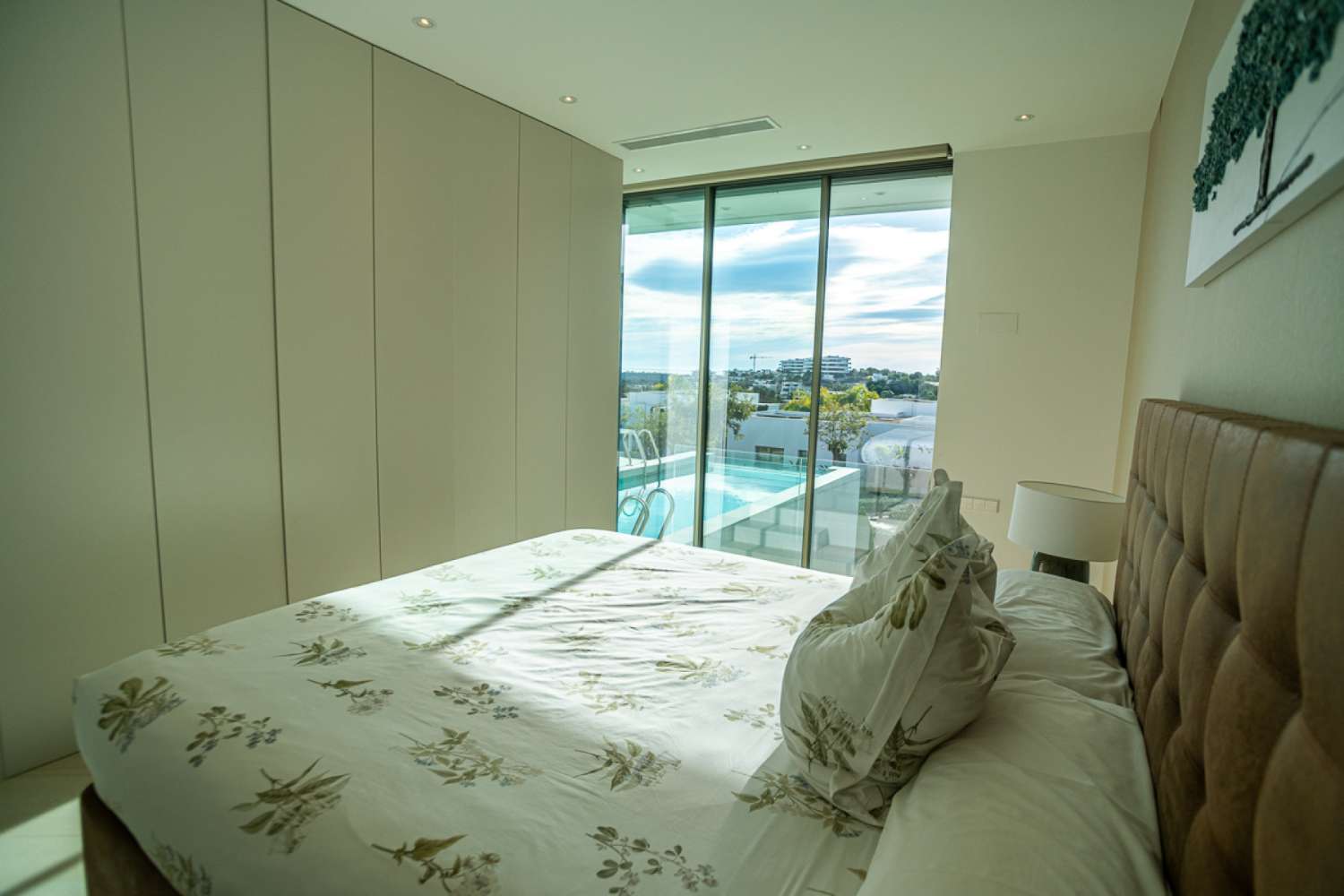 EXCLUSIVA VILLA INDEPENDIENTE EN LAS COLINAS GOLF, ORIHUELA COSTA