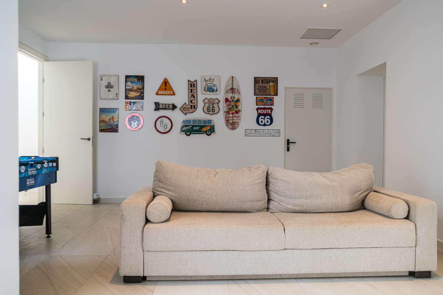 EXCLUSIVA VILLA INDEPENDIENTE EN LAS COLINAS GOLF, ORIHUELA COSTA