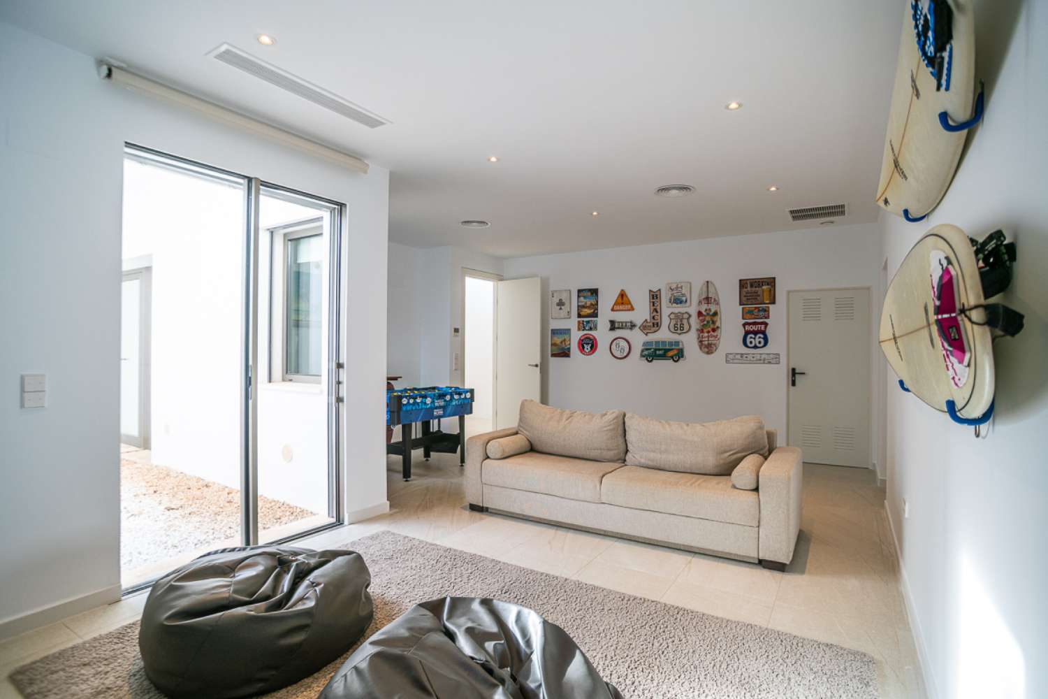 EXCLUSIVA VILLA INDEPENDIENTE EN LAS COLINAS GOLF, ORIHUELA COSTA