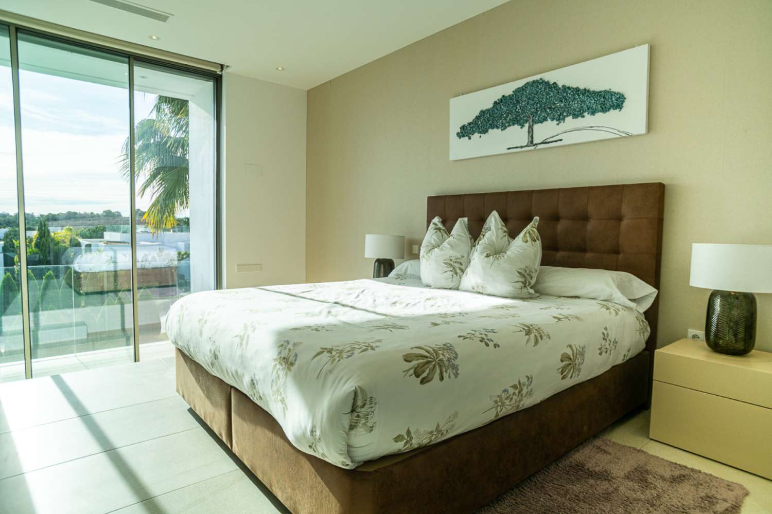 EXCLUSIVA VILLA INDEPENDIENTE EN LAS COLINAS GOLF, ORIHUELA COSTA